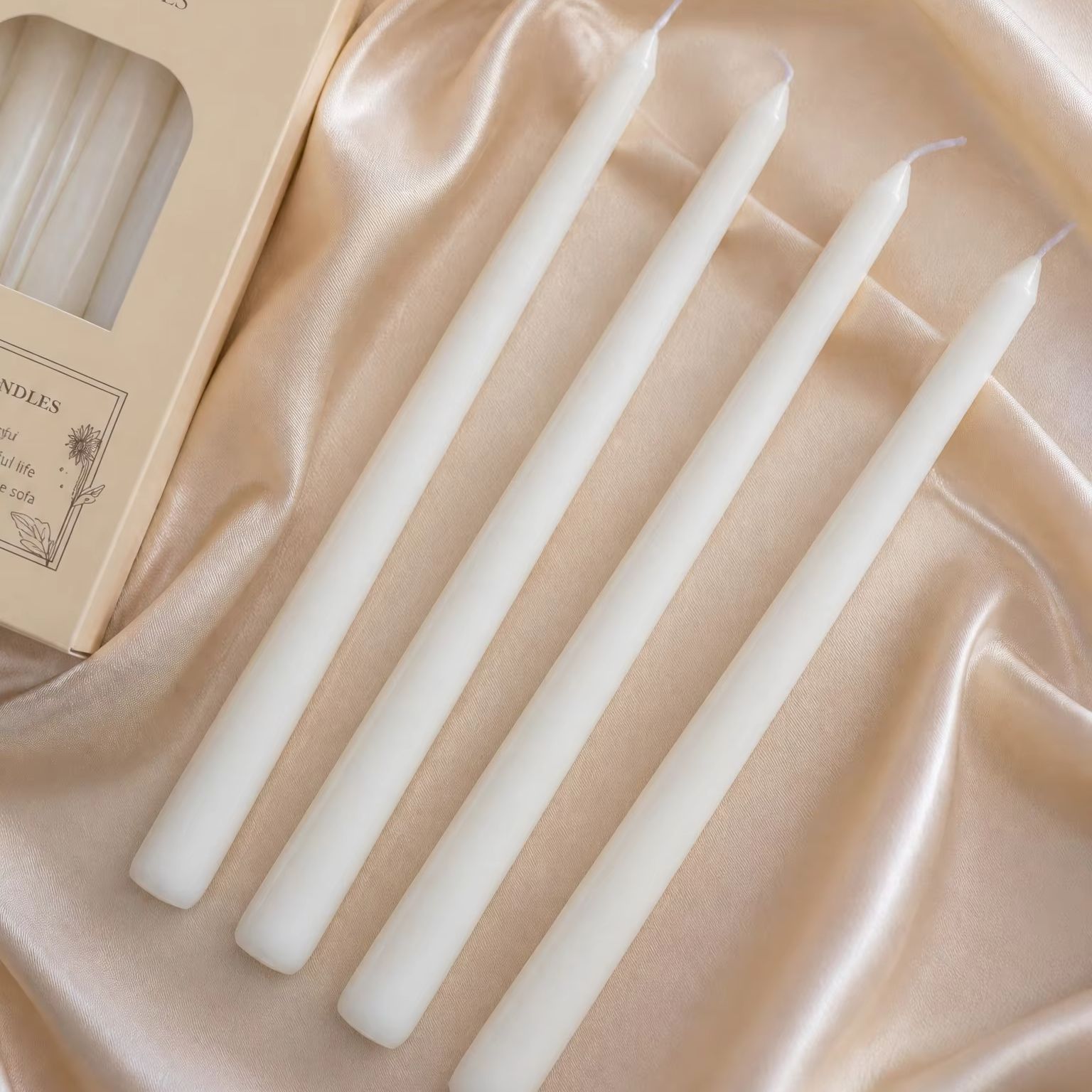 Home Fragrance No 4 - เทียนหอมแบบแท่งยาวลายทางแนวตั้ง 4 ชิ้น ทำจากขี้ผึ้งถั่วเหลือง ไร้ควัน กลิ่นหอม