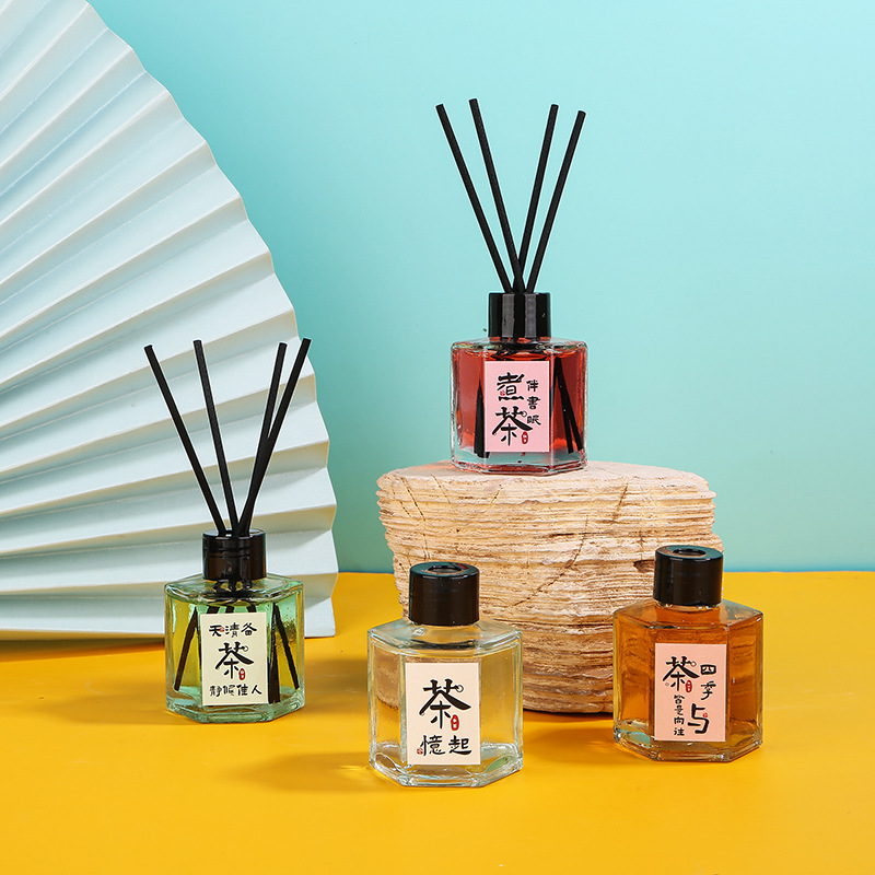 น้ำมันหอมระเหยแบบก้านไม้หอม กล - Home Fragrance Reeds บทวิจารณ์และราคา