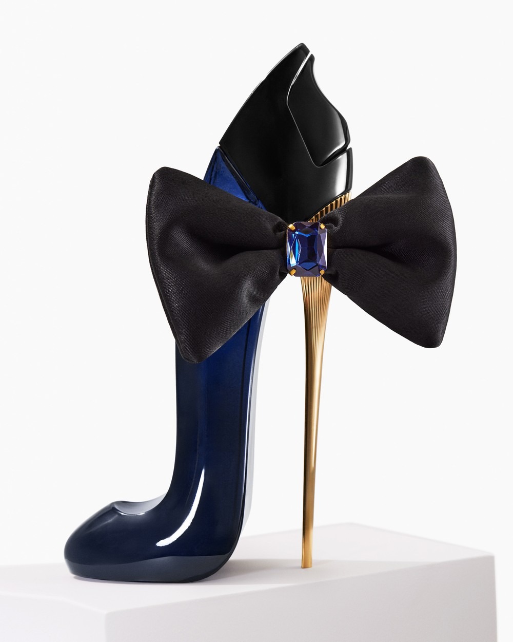 Carolina Herrera Good Girl Bow - Home Fragrance White Jasmine บทวิจารณ์และราคา